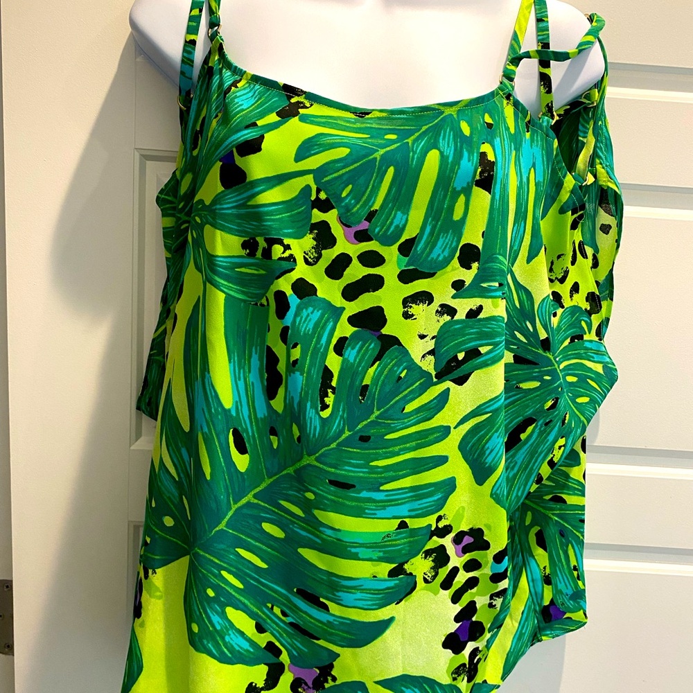Bold Elements; SwimSuit Cover; XL; Colors Green, Black,leafy green; Beach
